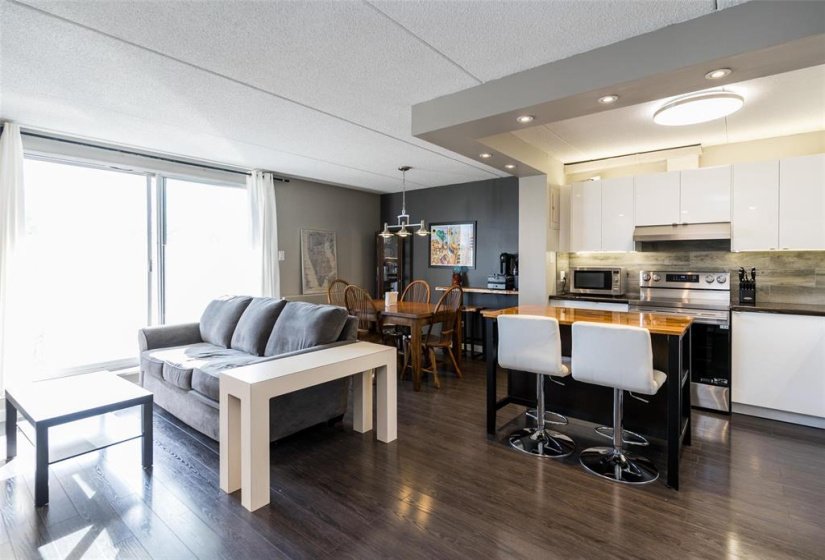 1600 Taylor, 1 Bedroom Bedrooms, 6 Room Rooms,1 BathroomBathrooms,Condominium,For Sale,Taylor,0