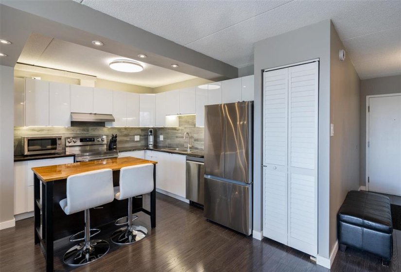 1600 Taylor, 1 Bedroom Bedrooms, 6 Room Rooms,1 BathroomBathrooms,Condominium,For Sale,Taylor,0
