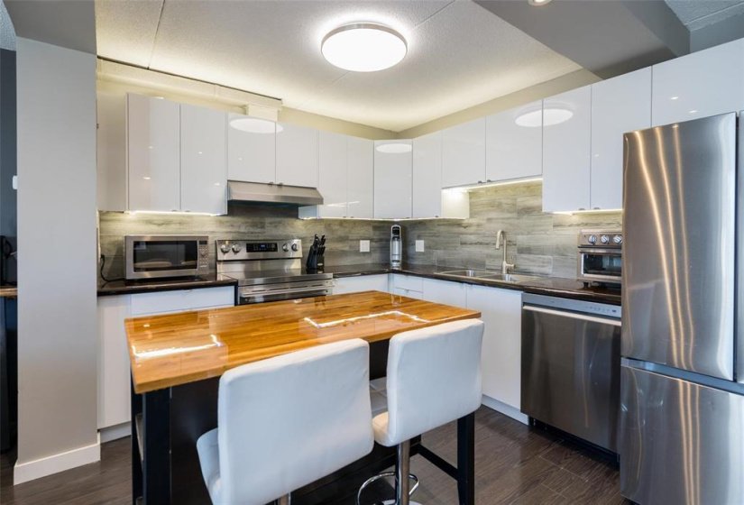 1600 Taylor, 1 Bedroom Bedrooms, 6 Room Rooms,1 BathroomBathrooms,Condominium,For Sale,Taylor,0