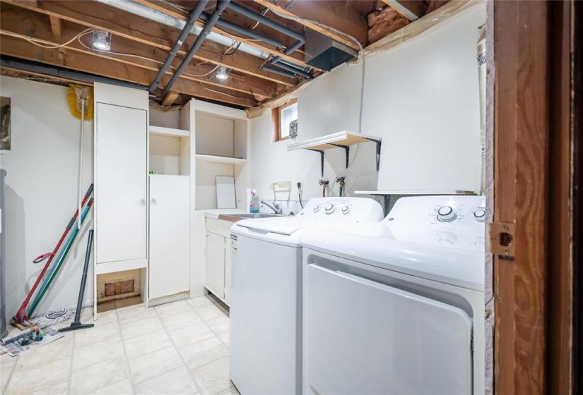 368 Hazel Dell, 3 Bedroom Bedrooms, 8 Room Rooms,1 BathroomBathrooms,Residential,For Sale,Hazel Dell,0