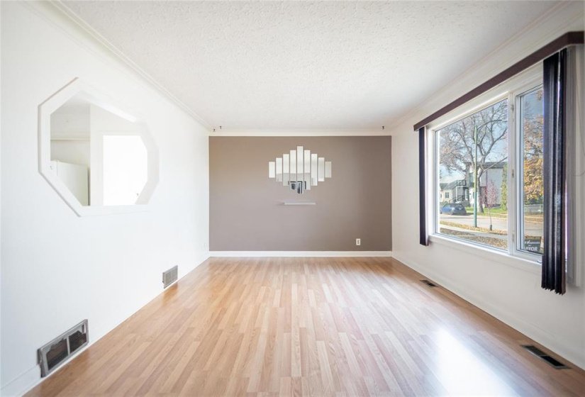 368 Hazel Dell, 3 Bedroom Bedrooms, 8 Room Rooms,1 BathroomBathrooms,Residential,For Sale,Hazel Dell,0
