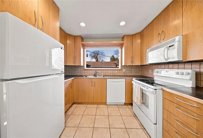 227 Dunkirk, 4 Bedroom Bedrooms, 13 Room Rooms,2 BathroomBathrooms,Residential,For Sale,Dunkirk,0