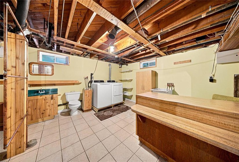 227 Dunkirk, 4 Bedroom Bedrooms, 13 Room Rooms,2 BathroomBathrooms,Residential,For Sale,Dunkirk,0