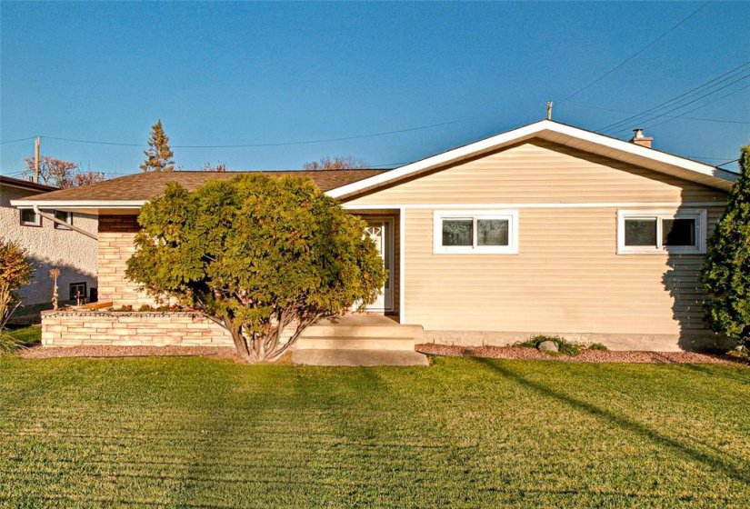 227 Dunkirk, 4 Bedroom Bedrooms, 13 Room Rooms,2 BathroomBathrooms,Residential,For Sale,Dunkirk,0