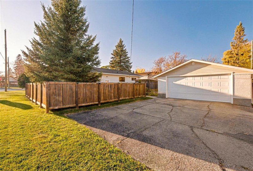 227 Dunkirk, 4 Bedroom Bedrooms, 13 Room Rooms,2 BathroomBathrooms,Residential,For Sale,Dunkirk,0