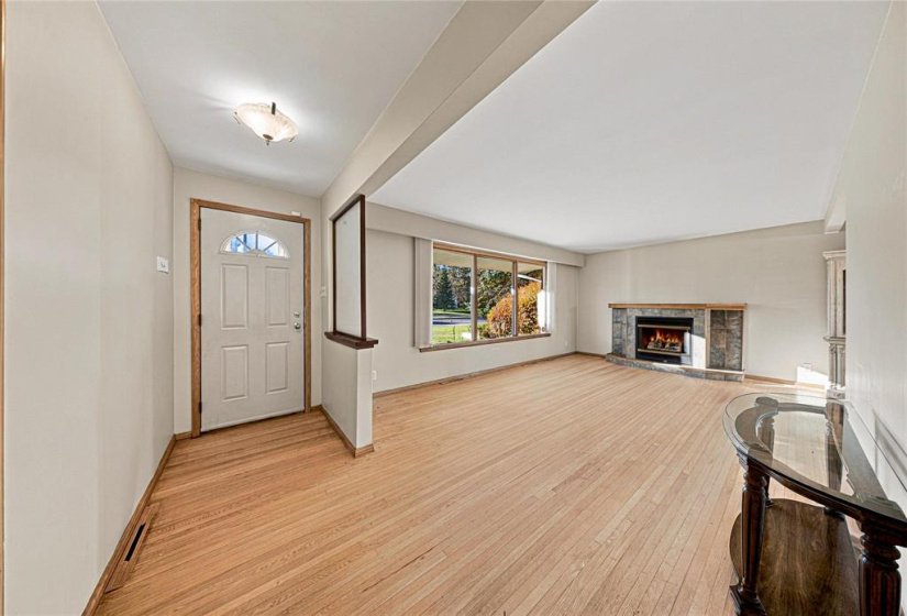 227 Dunkirk, 4 Bedroom Bedrooms, 13 Room Rooms,2 BathroomBathrooms,Residential,For Sale,Dunkirk,0