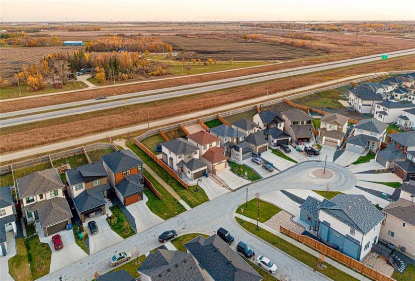 79 Lloyd McKinnon, 4 Bedroom Bedrooms, 13 Room Rooms,2 BathroomBathrooms,Residential,For Sale,Lloyd McKinnon,0