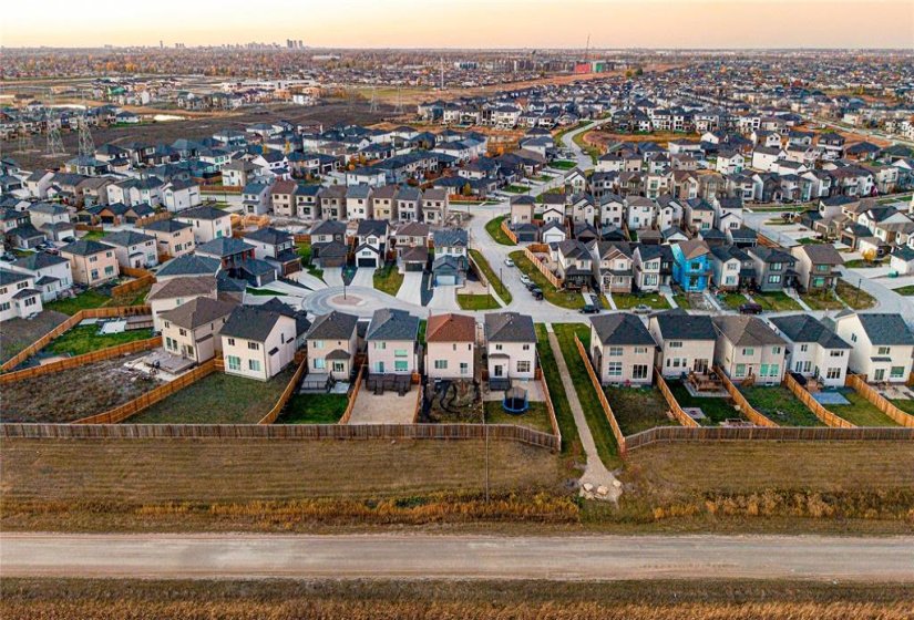 79 Lloyd McKinnon, 4 Bedroom Bedrooms, 13 Room Rooms,2 BathroomBathrooms,Residential,For Sale,Lloyd McKinnon,0