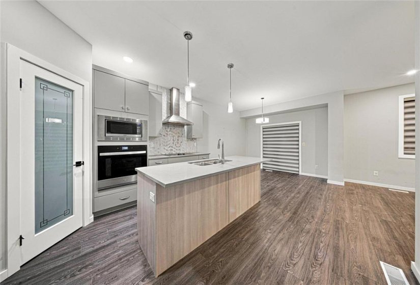 79 Lloyd McKinnon, 4 Bedroom Bedrooms, 13 Room Rooms,2 BathroomBathrooms,Residential,For Sale,Lloyd McKinnon,0