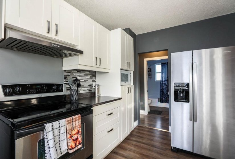 1247 Strathcona, 2 Bedroom Bedrooms, 10 Room Rooms,2 BathroomBathrooms,Residential,For Sale,Strathcona,0