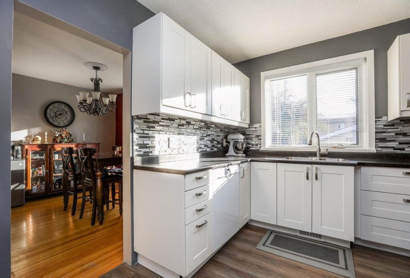1247 Strathcona, 2 Bedroom Bedrooms, 10 Room Rooms,2 BathroomBathrooms,Residential,For Sale,Strathcona,0