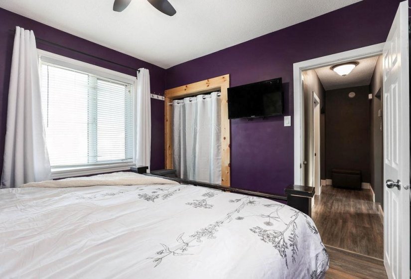 1247 Strathcona, 2 Bedroom Bedrooms, 10 Room Rooms,2 BathroomBathrooms,Residential,For Sale,Strathcona,0