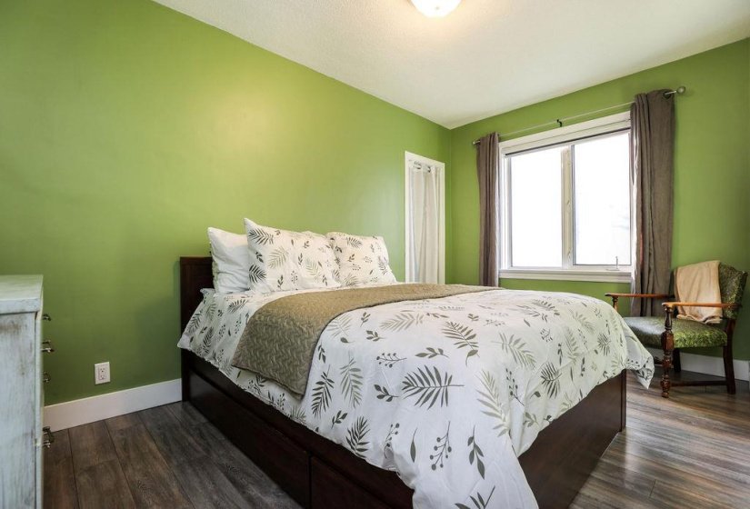 1247 Strathcona, 2 Bedroom Bedrooms, 10 Room Rooms,2 BathroomBathrooms,Residential,For Sale,Strathcona,0