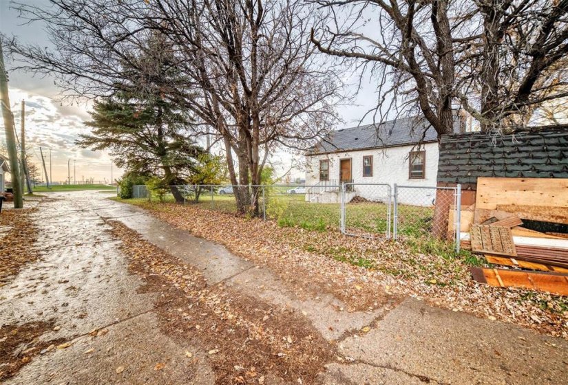 722 Argue, 2 Bedroom Bedrooms, 6 Room Rooms,1 BathroomBathrooms,Residential,For Sale,Argue,0