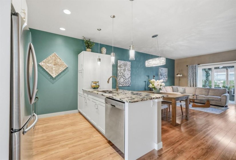 104 Sandrington, 2 Bedroom Bedrooms, 10 Room Rooms,2 BathroomBathrooms,Condominium,For Sale,Sandrington,0