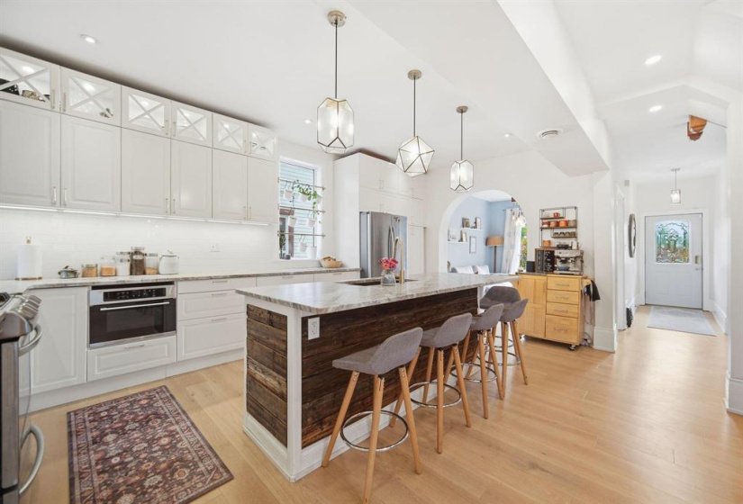 477 Gertrude, 6 Bedroom Bedrooms, 13 Room Rooms,2 BathroomBathrooms,Residential,For Sale,Gertrude,0