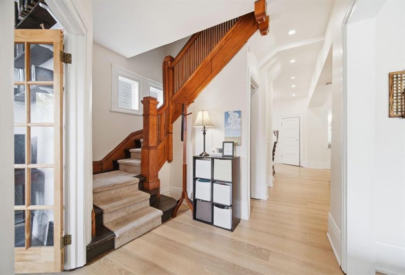 477 Gertrude, 6 Bedroom Bedrooms, 13 Room Rooms,2 BathroomBathrooms,Residential,For Sale,Gertrude,0