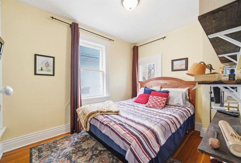 477 Gertrude, 6 Bedroom Bedrooms, 13 Room Rooms,2 BathroomBathrooms,Residential,For Sale,Gertrude,0