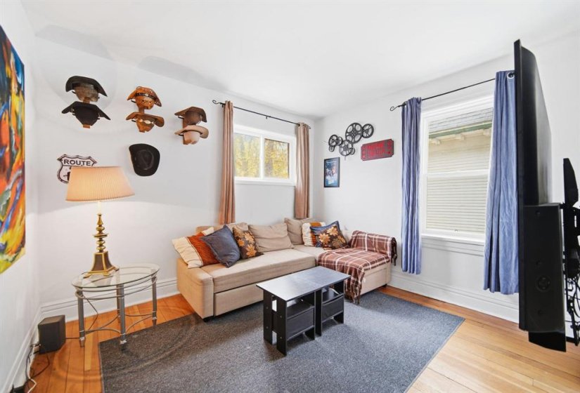 477 Gertrude, 6 Bedroom Bedrooms, 13 Room Rooms,2 BathroomBathrooms,Residential,For Sale,Gertrude,0