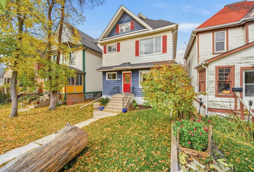 477 Gertrude, 6 Bedroom Bedrooms, 13 Room Rooms,2 BathroomBathrooms,Residential,For Sale,Gertrude,0