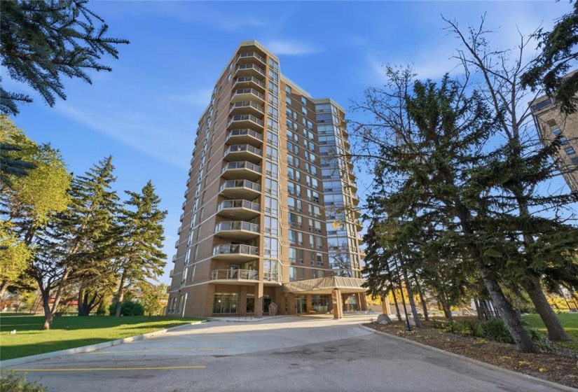 180 Tuxedo, 2 Bedroom Bedrooms, 9 Room Rooms,2 BathroomBathrooms,Condominium,For Sale,Tuxedo,0