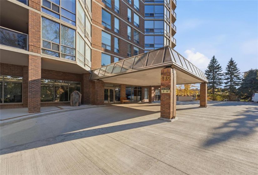 180 Tuxedo, 2 Bedroom Bedrooms, 9 Room Rooms,2 BathroomBathrooms,Condominium,For Sale,Tuxedo,0