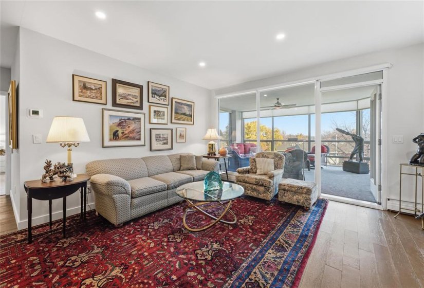 180 Tuxedo, 2 Bedroom Bedrooms, 9 Room Rooms,2 BathroomBathrooms,Condominium,For Sale,Tuxedo,0