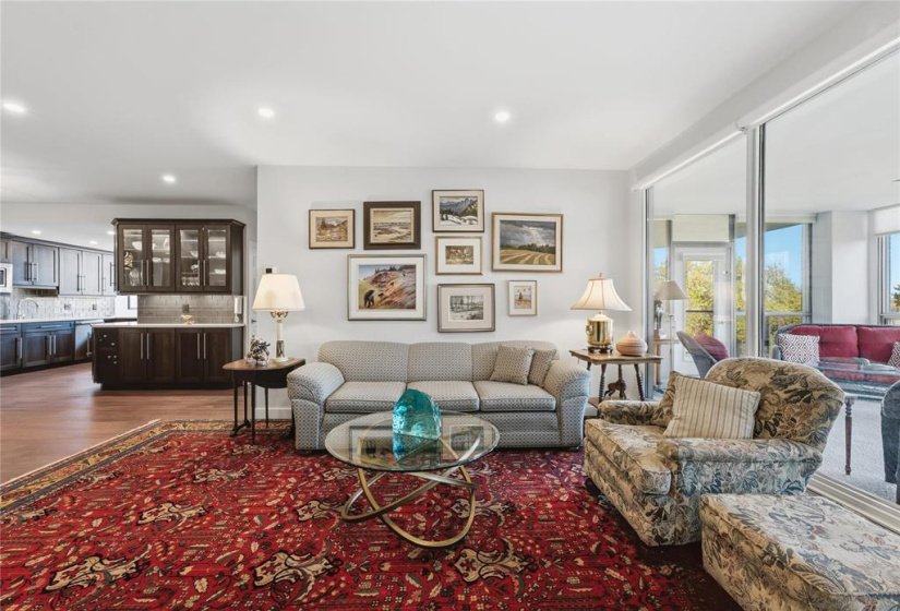 180 Tuxedo, 2 Bedroom Bedrooms, 9 Room Rooms,2 BathroomBathrooms,Condominium,For Sale,Tuxedo,0