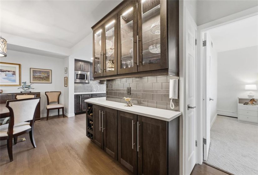 180 Tuxedo, 2 Bedroom Bedrooms, 9 Room Rooms,2 BathroomBathrooms,Condominium,For Sale,Tuxedo,0