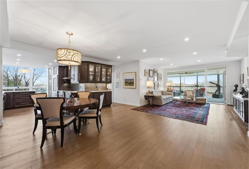 180 Tuxedo, 2 Bedroom Bedrooms, 9 Room Rooms,2 BathroomBathrooms,Condominium,For Sale,Tuxedo,0