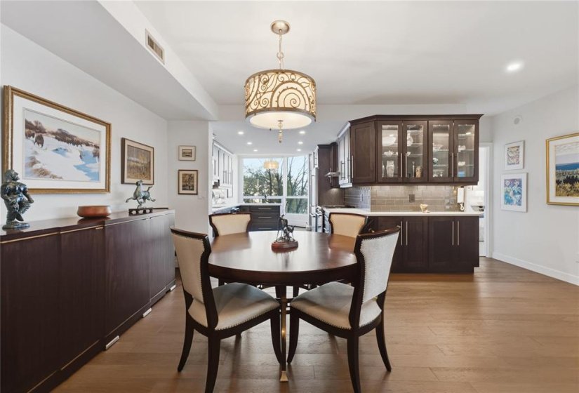 180 Tuxedo, 2 Bedroom Bedrooms, 9 Room Rooms,2 BathroomBathrooms,Condominium,For Sale,Tuxedo,0