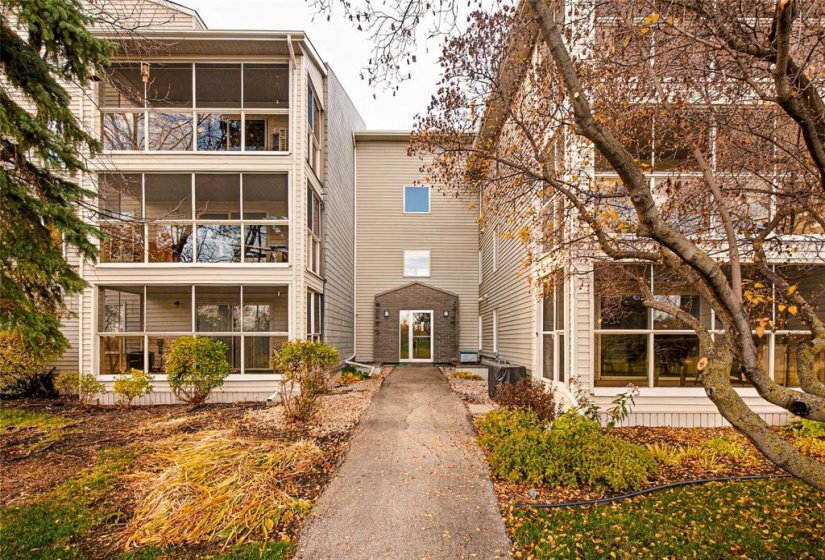 70 Dunkirk, 2 Bedroom Bedrooms, 8 Room Rooms,2 BathroomBathrooms,Condominium,For Sale,Dunkirk,0