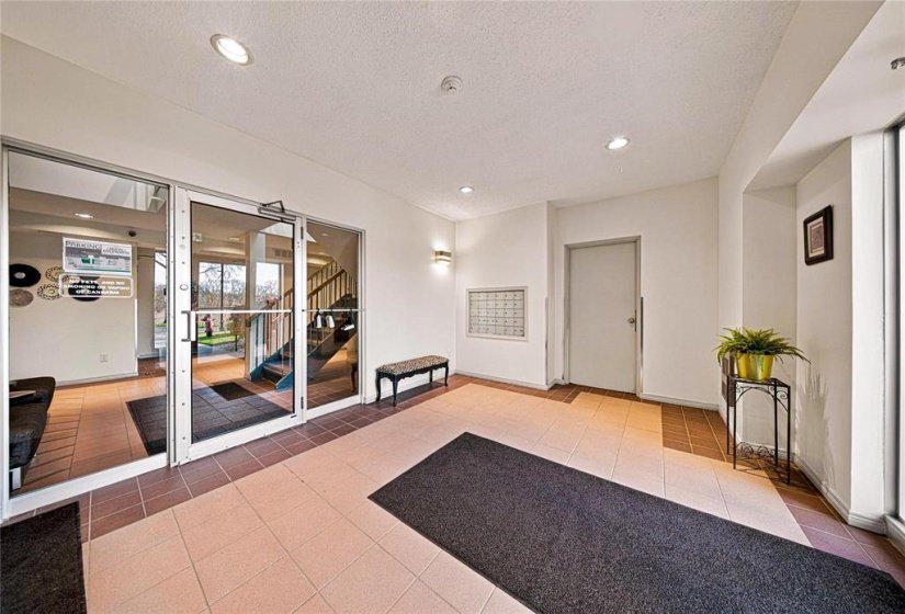 70 Dunkirk, 2 Bedroom Bedrooms, 8 Room Rooms,2 BathroomBathrooms,Condominium,For Sale,Dunkirk,0