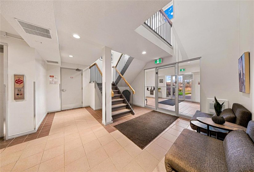 70 Dunkirk, 2 Bedroom Bedrooms, 8 Room Rooms,2 BathroomBathrooms,Condominium,For Sale,Dunkirk,0