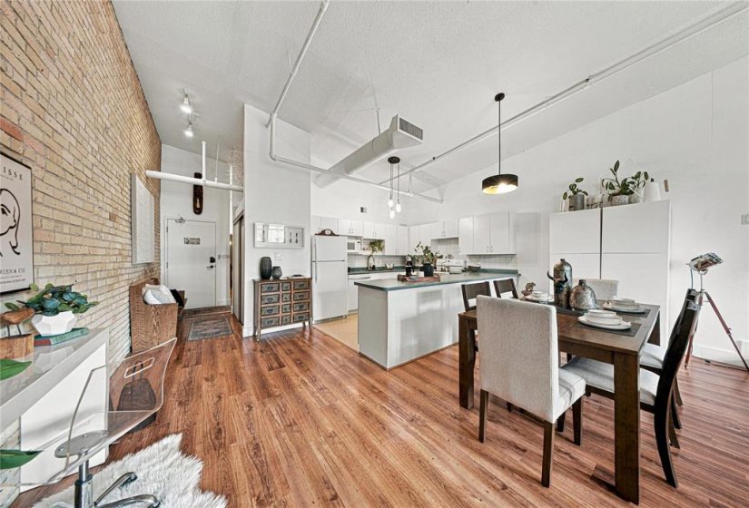 167 Bannatyne, 1 Bedroom Bedrooms, 7 Room Rooms,2 BathroomBathrooms,Condominium,For Sale,Bannatyne,0