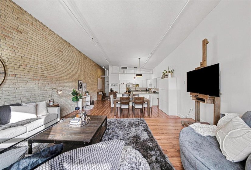 167 Bannatyne, 1 Bedroom Bedrooms, 7 Room Rooms,2 BathroomBathrooms,Condominium,For Sale,Bannatyne,0