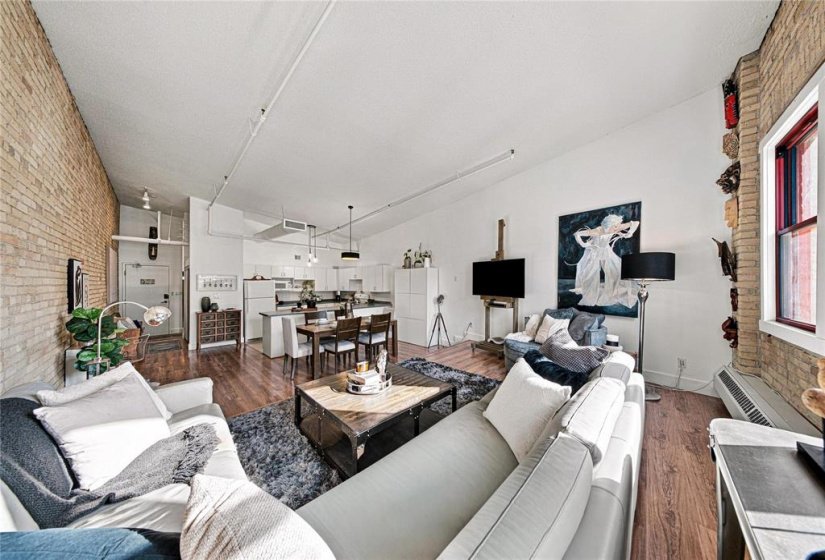 167 Bannatyne, 1 Bedroom Bedrooms, 7 Room Rooms,2 BathroomBathrooms,Condominium,For Sale,Bannatyne,0