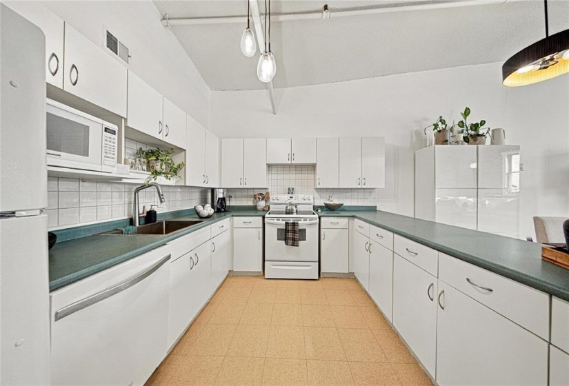 167 Bannatyne, 1 Bedroom Bedrooms, 7 Room Rooms,2 BathroomBathrooms,Condominium,For Sale,Bannatyne,0