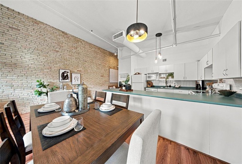 167 Bannatyne, 1 Bedroom Bedrooms, 7 Room Rooms,2 BathroomBathrooms,Condominium,For Sale,Bannatyne,0