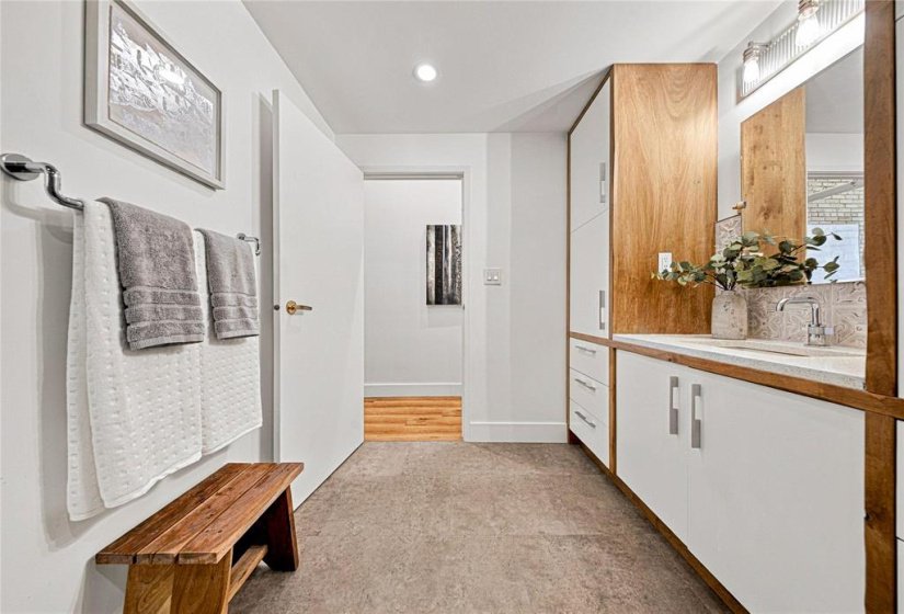 167 Bannatyne, 1 Bedroom Bedrooms, 7 Room Rooms,2 BathroomBathrooms,Condominium,For Sale,Bannatyne,0