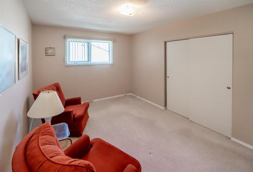 827 Peake, 3 Bedroom Bedrooms, 9 Room Rooms,2 BathroomBathrooms,Residential,For Sale,Peake,0
