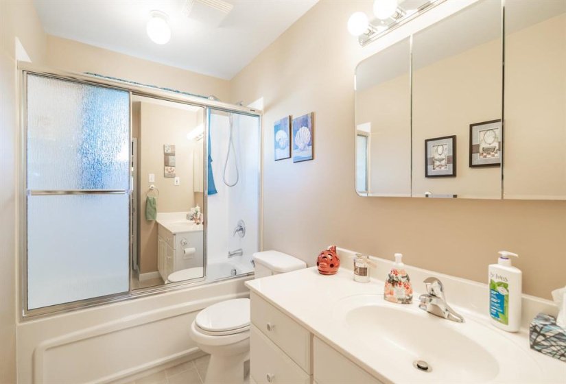 827 Peake, 3 Bedroom Bedrooms, 9 Room Rooms,2 BathroomBathrooms,Residential,For Sale,Peake,0