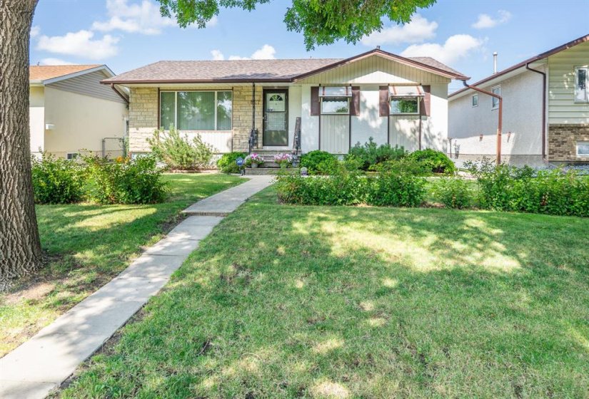 827 Peake, 3 Bedroom Bedrooms, 9 Room Rooms,2 BathroomBathrooms,Residential,For Sale,Peake,0
