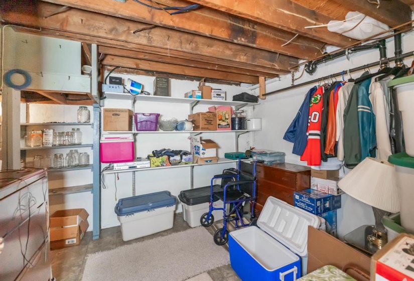 827 Peake, 3 Bedroom Bedrooms, 9 Room Rooms,2 BathroomBathrooms,Residential,For Sale,Peake,0