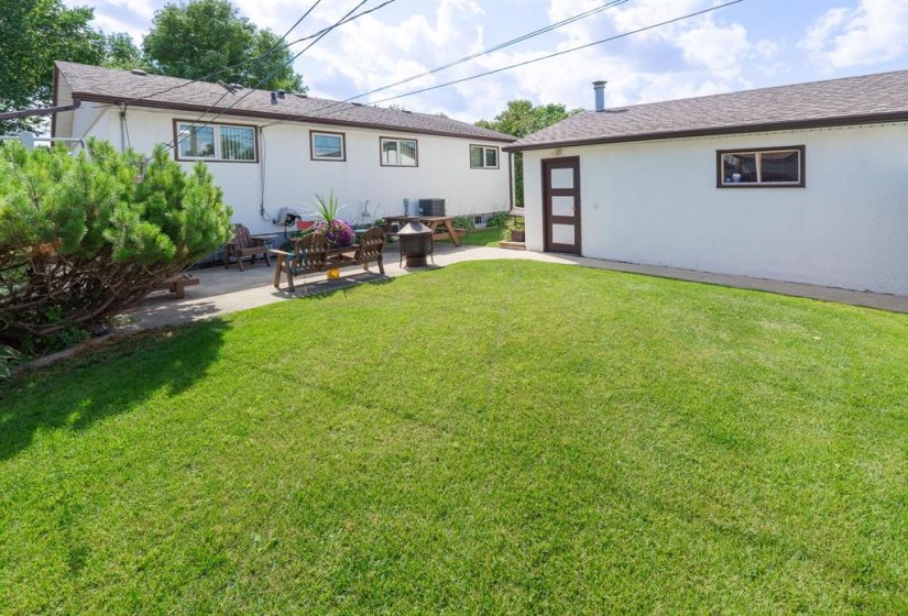 827 Peake, 3 Bedroom Bedrooms, 9 Room Rooms,2 BathroomBathrooms,Residential,For Sale,Peake,0