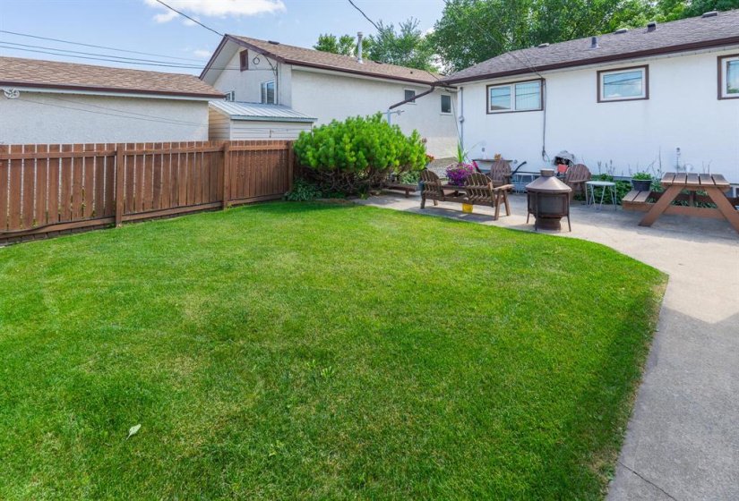 827 Peake, 3 Bedroom Bedrooms, 9 Room Rooms,2 BathroomBathrooms,Residential,For Sale,Peake,0