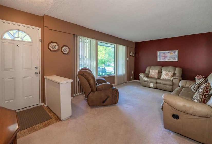 827 Peake, 3 Bedroom Bedrooms, 9 Room Rooms,2 BathroomBathrooms,Residential,For Sale,Peake,0