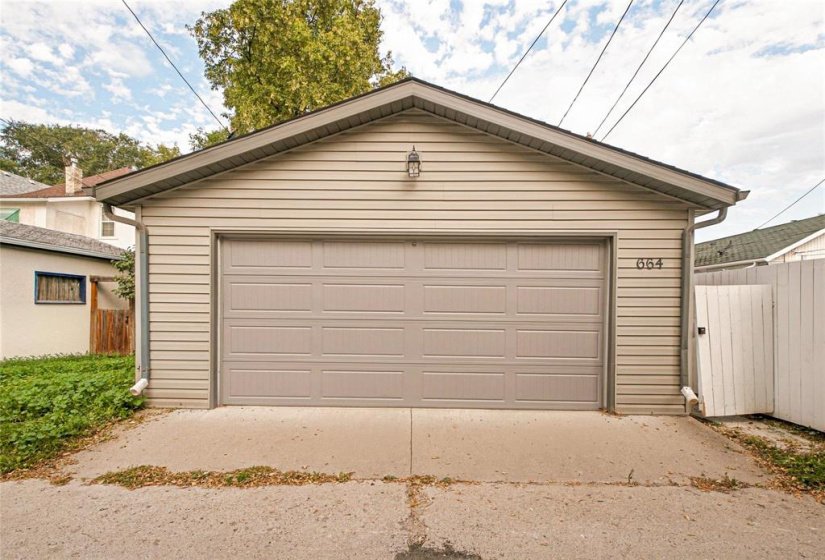 664 Banning, 4 Bedroom Bedrooms, 14 Room Rooms,1 BathroomBathrooms,Residential,For Sale,Banning,0