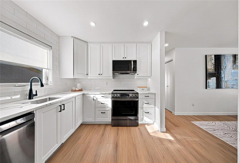 417 Burland, 4 Bedroom Bedrooms, 13 Room Rooms,2 BathroomBathrooms,Residential,For Sale,Burland,0