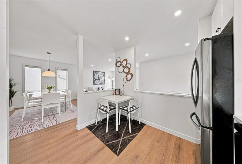 417 Burland, 4 Bedroom Bedrooms, 13 Room Rooms,2 BathroomBathrooms,Residential,For Sale,Burland,0